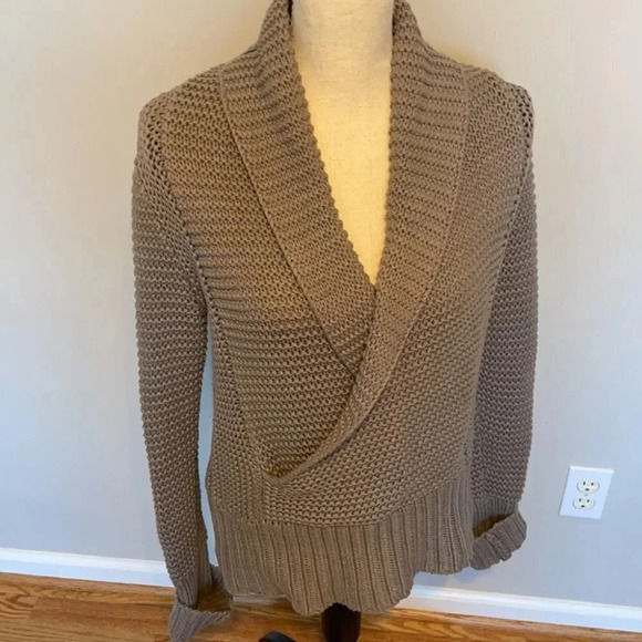 American Eagle Outfitters Chunky Cable Gray Wrap Over Front Sweater M - Picture 2 of 6